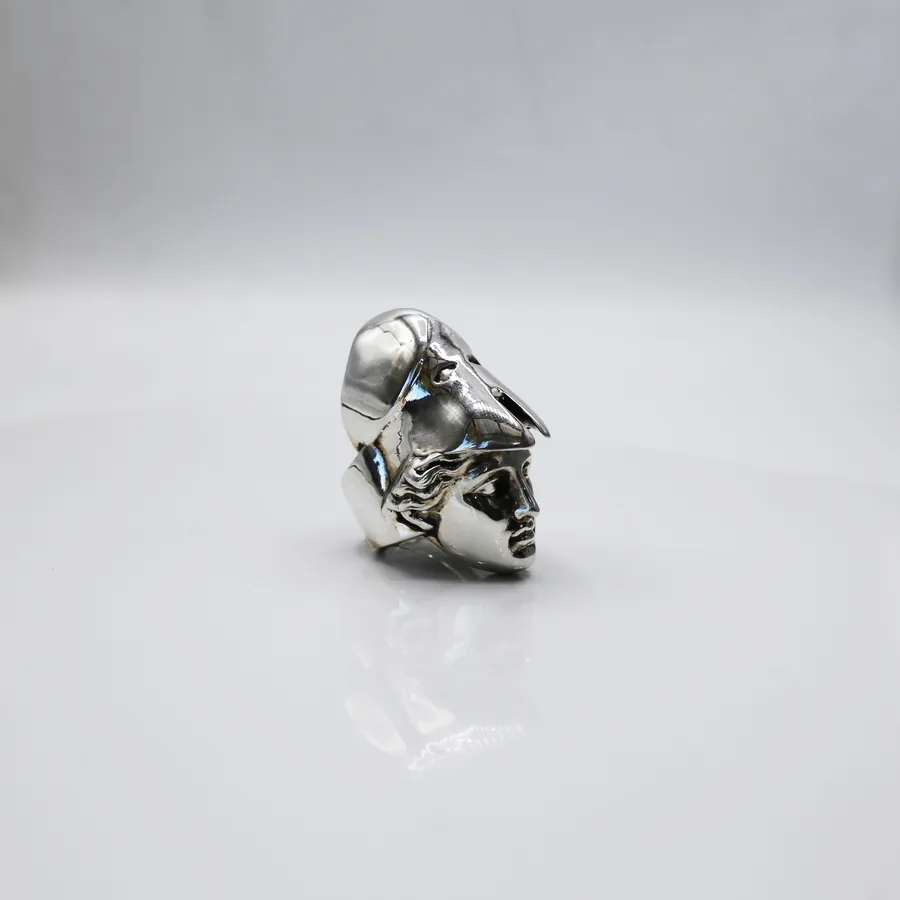 JEWELLERY: Rings & Brooches